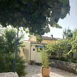 Apartament Vivian *