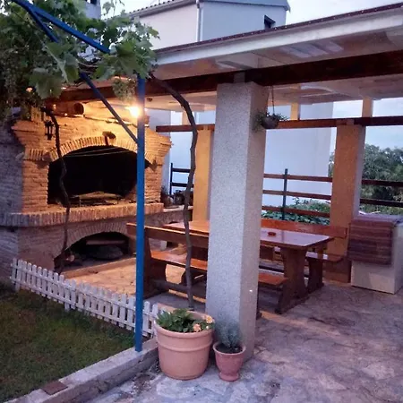 Vivian Apartment *